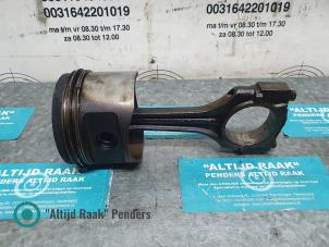 Gebruikte Zuiger Mercedes 190 (W201) 2.0 E Kat. Prijs op aanvraag aangeboden door "Altijd Raak" Penders