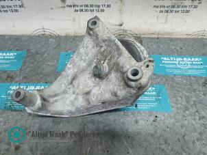 Gebruikte Motorrubber Audi A8 (D2) 4.2 V8 40V Quattro Prijs op aanvraag aangeboden door "Altijd Raak" Penders