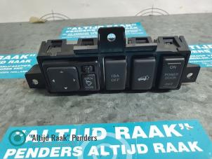 Gebruikte Schakelaar Centr. Deurvergrendeling Infiniti FX (S51) 30D 3.0 V6 24V AWD Prijs op aanvraag aangeboden door "Altijd Raak" Penders