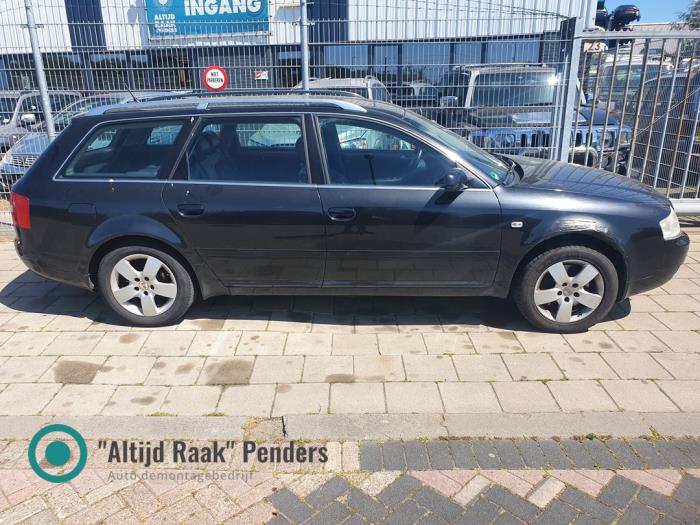 Gebruikte Steekas rechts-voor Audi A6 Avant Quattro (C5) 3.0 V6 30V Prijs op aanvraag aangeboden door "Altijd Raak" Penders