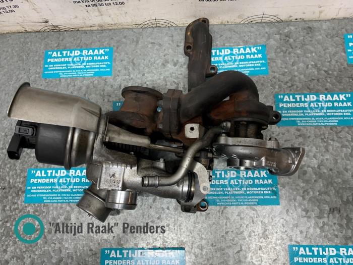Turbo van een Volkswagen Transporter T5 2.0 BiTDI DRF 4 Motion 2012