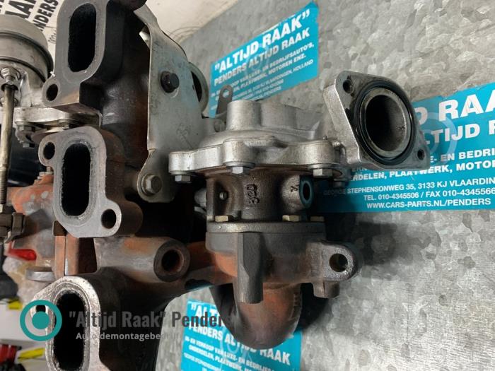 Turbo van een Volkswagen Transporter T5 2.0 BiTDI DRF 4 Motion 2012