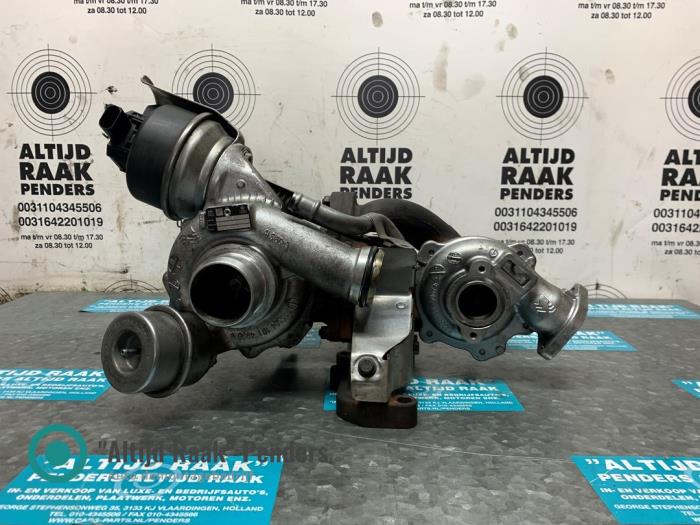 Turbo van een Volkswagen Transporter T5 2.0 BiTDI DRF 4 Motion 2012