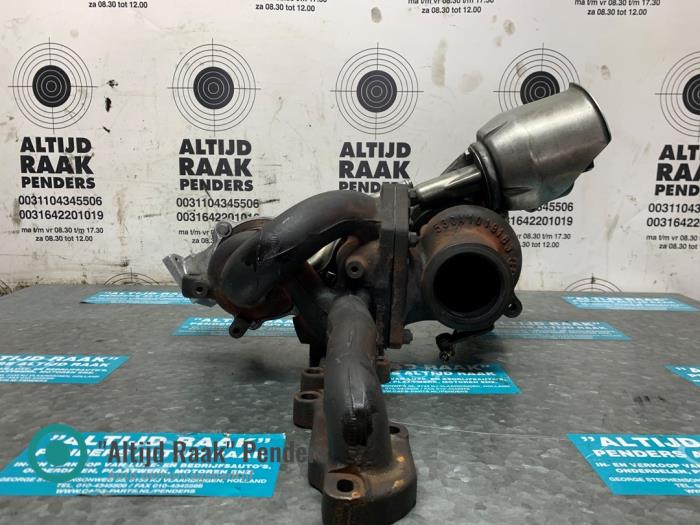Turbo van een Volkswagen Transporter T5 2.0 BiTDI DRF 4 Motion 2012