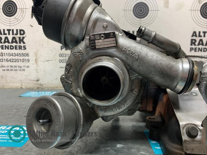 Turbo van een Volkswagen Transporter T5 2.0 BiTDI DRF 4 Motion 2012