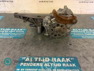 Gebruikte Oliepomp Mercedes E (W212) E-63 AMG V8 32V Prijs op aanvraag aangeboden door "Altijd Raak" Penders