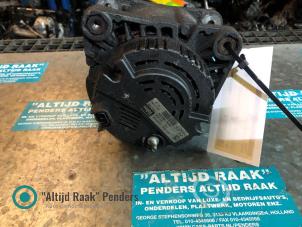 Gebruikte Dynamo Renault Trafic New (EL) 2.5 dCi 16V 135 Prijs op aanvraag aangeboden door "Altijd Raak" Penders