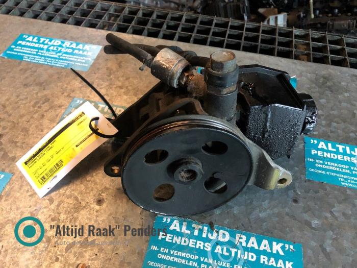 Gebruikte Pomp Servo Toyota Carina E (T19) 1.6 GLi 16V Prijs op aanvraag aangeboden door "Altijd Raak" Penders