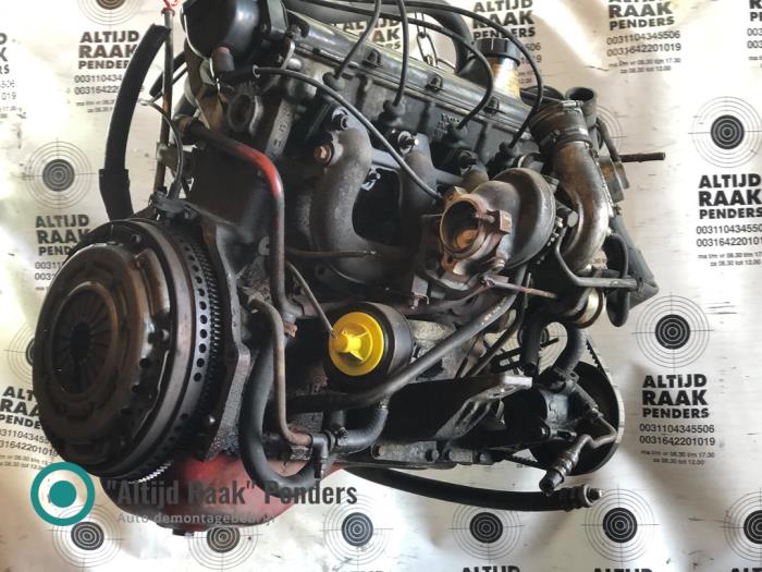 Motor van een Volvo 940 II 2.0 Turbo 1992