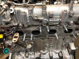 Gebruikte Cilinderkop Alfa Romeo Giulia (952) 2.2d 180 16V Prijs op aanvraag aangeboden door "Altijd Raak" Penders