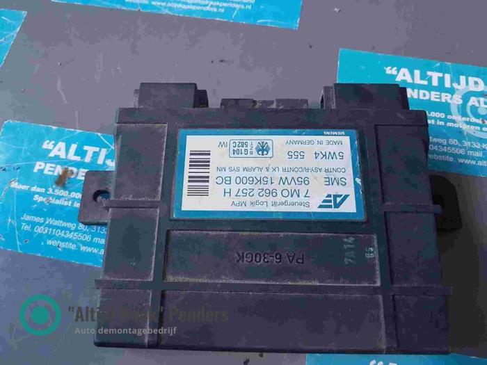 Gebruikte Alarm module Volkswagen Sharan (7M8/M9/M6) Prijs op aanvraag aangeboden door "Altijd Raak" Penders