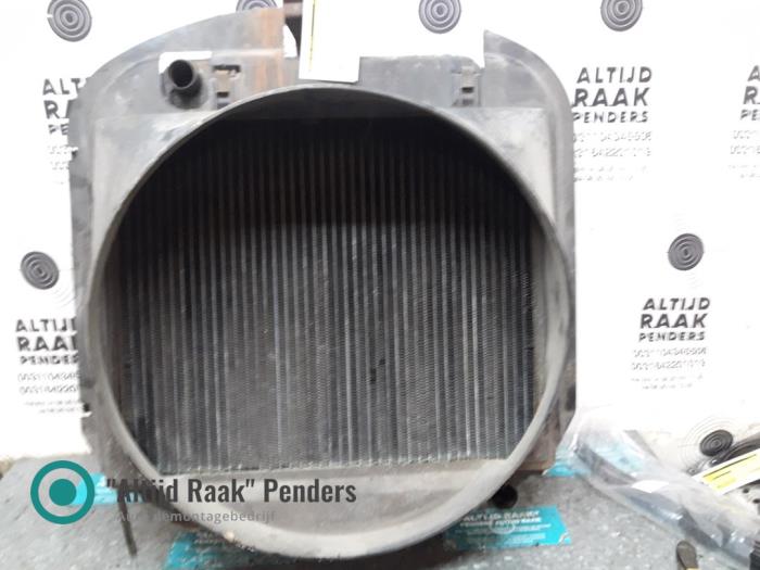 Gebruikte Radiateur Mercedes MB 100D (631) MB 100D Prijs op aanvraag aangeboden door "Altijd Raak" Penders