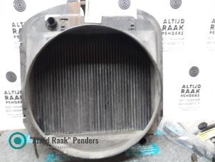 Gebruikte Radiateur Mercedes MB 100D (631) MB 100D Prijs op aanvraag aangeboden door "Altijd Raak" Penders