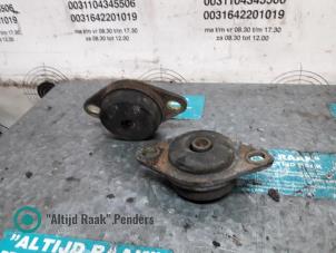 Gebruikte Motorrubber Mercedes MB 100D (631) MB 100D Prijs op aanvraag aangeboden door "Altijd Raak" Penders