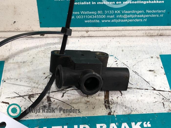 Gebruikte Brandstofdruk sensor Mercedes Sprinter 2t (901/902) 208 CDI 16V Prijs op aanvraag aangeboden door "Altijd Raak" Penders