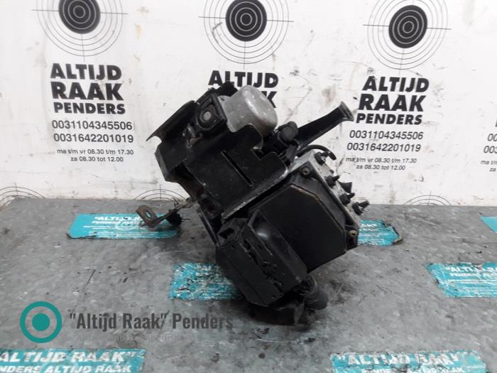 Gebruikte ABS Pomp Volkswagen Passat Variant 4Motion (3B6) 2.8 V6 30V Prijs op aanvraag aangeboden door "Altijd Raak" Penders