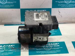 Gebruikte ABS Pomp Renault Trafic New (EL) 2.5 dCi 16V 135 Prijs op aanvraag aangeboden door "Altijd Raak" Penders