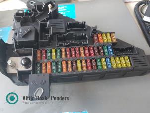 Gebruikte Zekeringkast BMW 6 serie (E64) 630 Ci 24V Prijs op aanvraag aangeboden door "Altijd Raak" Penders