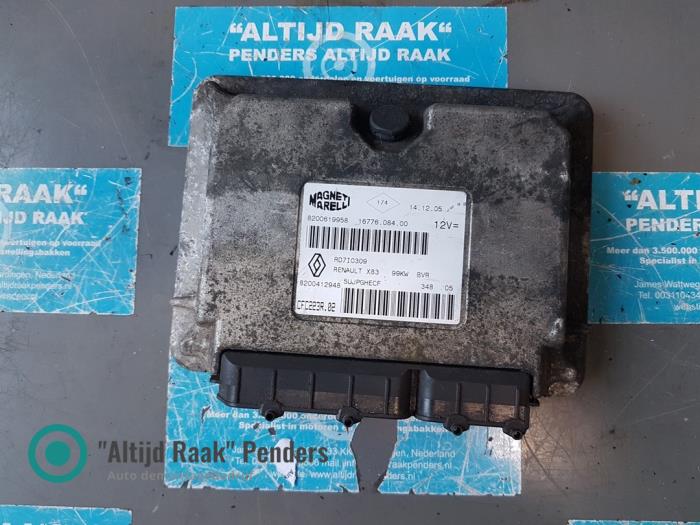 Gebruikte Computer Automatische Bak Renault Trafic New (FL) 2.5 dCi 16V 135 Prijs op aanvraag aangeboden door "Altijd Raak" Penders