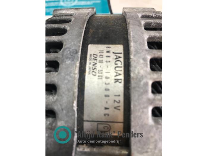 Dynamo van een Jaguar XJ (X351) 5.0 XJ-R V8 S/C 32V 2012