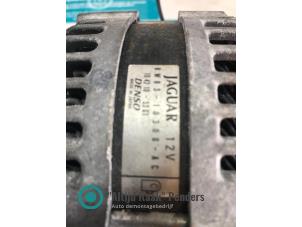 Dynamo van een Jaguar XJ (X351) 5.0 XJ-R V8 S/C 32V 2012
