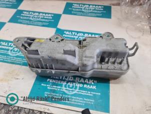 Gebruikte Carterventilatie Volvo V60 I (FW/GW) 2.0 D2 16V Prijs op aanvraag aangeboden door "Altijd Raak" Penders