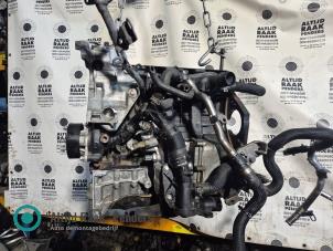 Gebruikte Motor Renault Trafic Passenger (1JL/2JL/3JL/4JL) 2.0 dCi 16V 120 Prijs op aanvraag aangeboden door "Altijd Raak" Penders