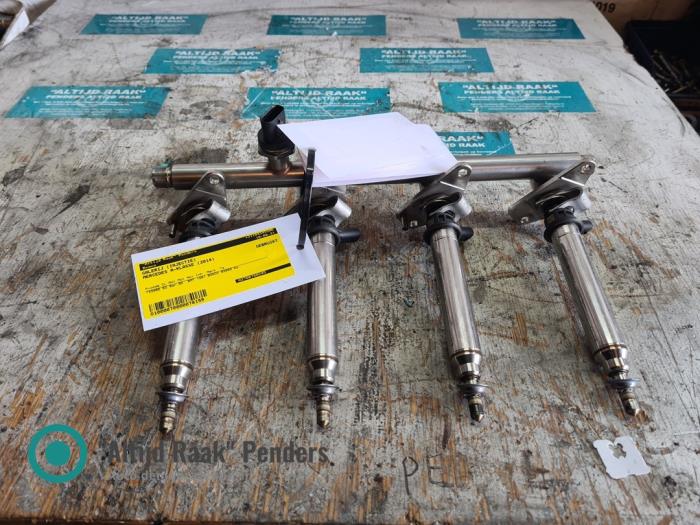 Gebruikte Common rail (Injectie) Mercedes A (W176) 2.0 A-45 AMG Turbo 16V 4-Matic Prijs op aanvraag aangeboden door "Altijd Raak" Penders