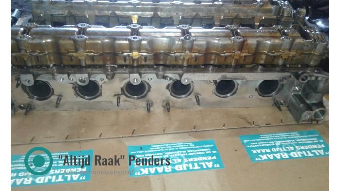Cilinderkop van een BMW 5 serie (E60) 525i 24V 2004