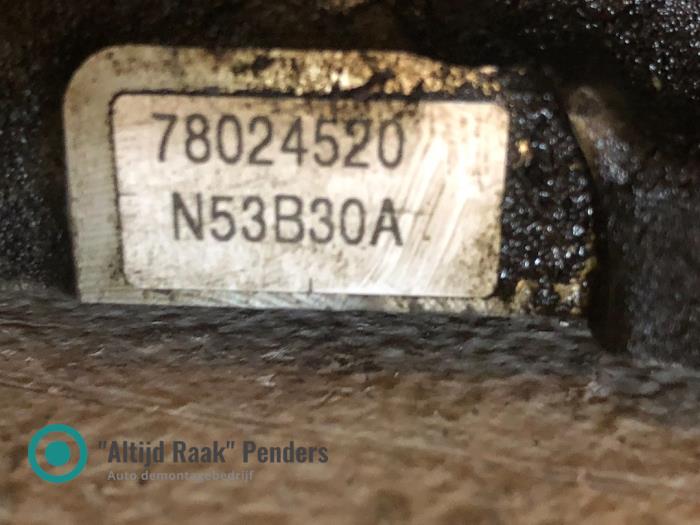 Cilinderkop van een BMW 5 serie (E60) 525i 24V 2004