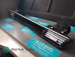 Gebruikte Luchtrooster Dashboard Mercedes E (W212) E-220 CDI 16V BlueEfficiency,BlueTEC Prijs op aanvraag aangeboden door "Altijd Raak" Penders