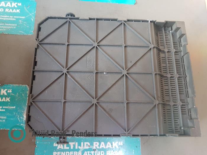 Computer Body Control van een Peugeot 207/207+ (WA/WC/WM) 1.6 HDi 2008