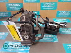 Gebruikte Luchtpomp (Vering) Mercedes S (C217) 4.7 S-550 32V 4-Matic Prijs op aanvraag aangeboden door "Altijd Raak" Penders