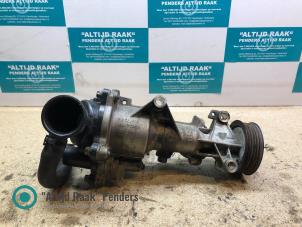Gebruikte Waterpomp Mercedes CLA (117.3) 2.0 CLA-250 Turbo 16V 4-Matic Prijs op aanvraag aangeboden door "Altijd Raak" Penders