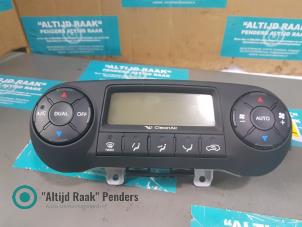 Gebruikte Chaufage Bedieningspaneel Hyundai iX35 (LM) 2.4i D-CVVT 16V 4x4 Prijs op aanvraag aangeboden door "Altijd Raak" Penders