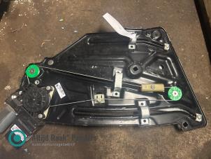 Gebruikte Raammotor 2Deurs achter Volkswagen Eos (1F7/F8) 2.0 TDI 16V Prijs op aanvraag aangeboden door "Altijd Raak" Penders