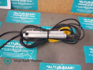 Gebruikte Cabriodak cilinder Mercedes CLK (R209) 3.0 280 V6 18V Prijs op aanvraag aangeboden door "Altijd Raak" Penders