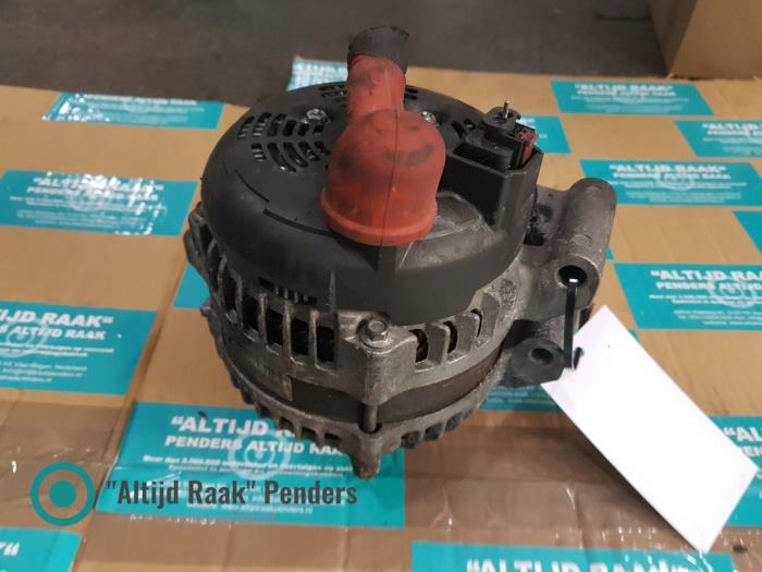 Dynamo van een Maserati Levante 3.0 S Biturbo V6 24V 2016