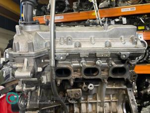 Gebruikte Cilinderkop Kia Sorento I (JC) 3.3 V6 24V Prijs op aanvraag aangeboden door "Altijd Raak" Penders