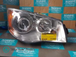 Gebruikte Rechter Koplamp Chrysler Voyager/Grand Voyager (RT) 3.8 V6 Grand Voyager Prijs op aanvraag aangeboden door "Altijd Raak" Penders