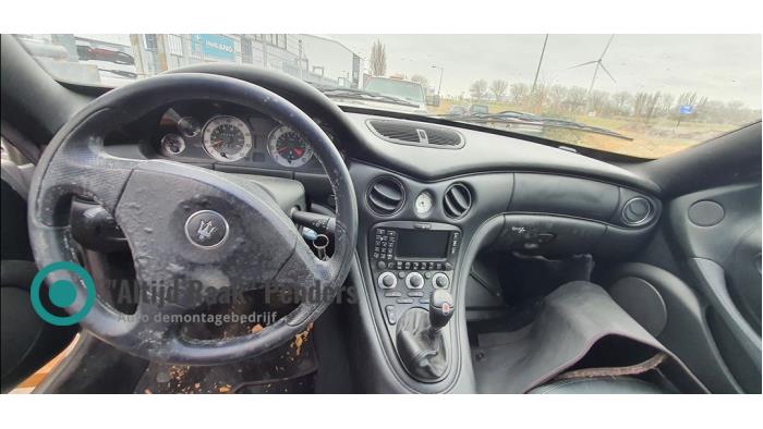 EGR Pomp van een Maserati 4200 GT/Coupé (M138) 4.2 V8 32V 2004