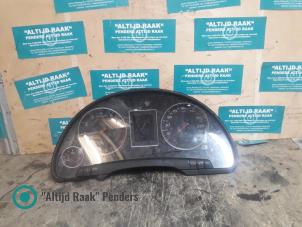 Gebruikte Instrumentenpaneel Audi A4 Avant (B7) 2.7 TDI V6 24V Prijs op aanvraag aangeboden door "Altijd Raak" Penders