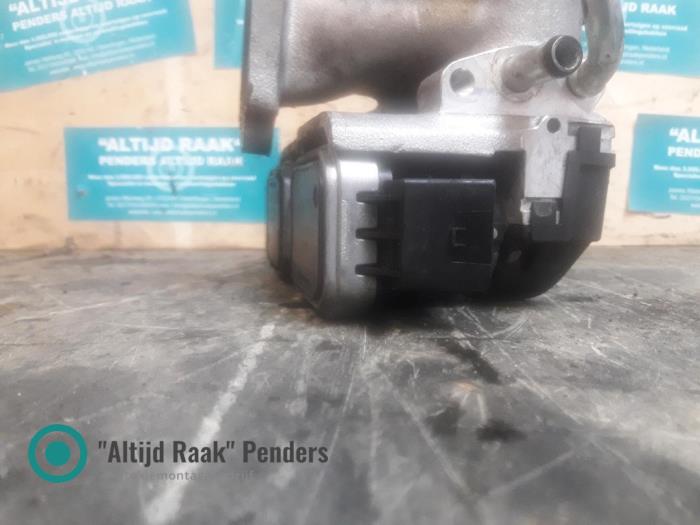 EGR Klep van een Mercedes-Benz C (W204) 2.2 C-200 CDI 16V 2008