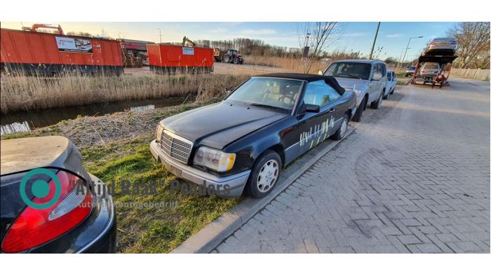 Gebruikte Uitlaat Einddemper Mercedes E (R124) 3.2 E-320 24V Prijs op aanvraag aangeboden door "Altijd Raak" Penders