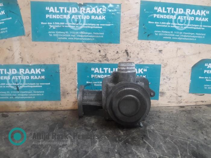 EGR Klep van een Mercedes-Benz CLK (C209) 3.5 350 V6 18V 2009