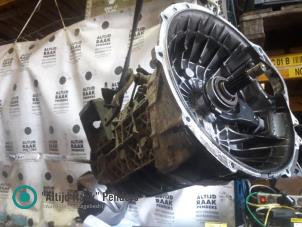 Gebruikte Versnellingsbak Isuzu N-Serie (.R6.) NKR85,NLR85,NNR85,NPR85 Prijs op aanvraag aangeboden door "Altijd Raak" Penders