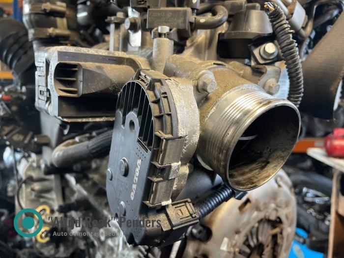 Gebruikte Gasklephuis Volvo V40 Cross Country (MZ) 2.0 D3 20V Prijs op aanvraag aangeboden door "Altijd Raak" Penders