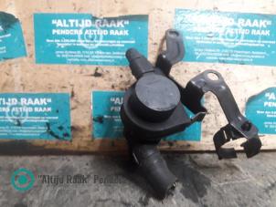 Gebruikte Thermostaathuis Volkswagen Passat Variant (3B6) 2.0 20V Prijs op aanvraag aangeboden door "Altijd Raak" Penders