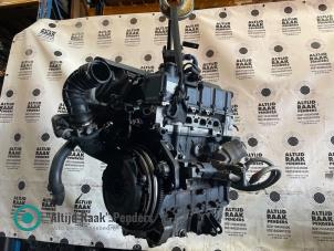 Gebruikte Motor Mini Mini Cooper S (R53) 1.6 16V Prijs op aanvraag aangeboden door "Altijd Raak" Penders