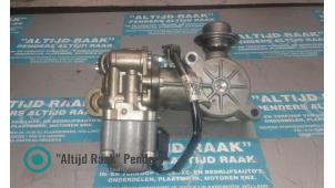 Gebruikte Hogedrukpomp Mercedes E (C207) E-260 CGI 16V BlueEfficiency Prijs op aanvraag aangeboden door "Altijd Raak" Penders